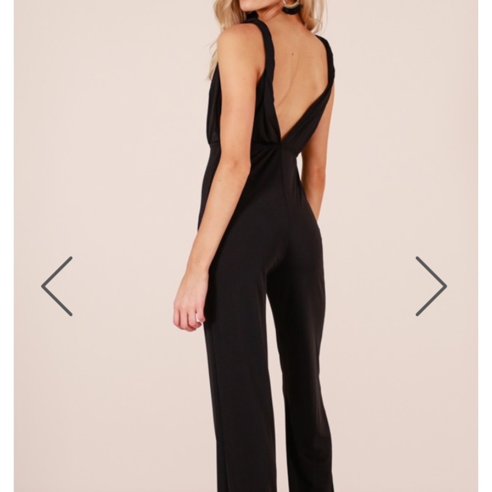 BLACK SHOWPO JUMPER